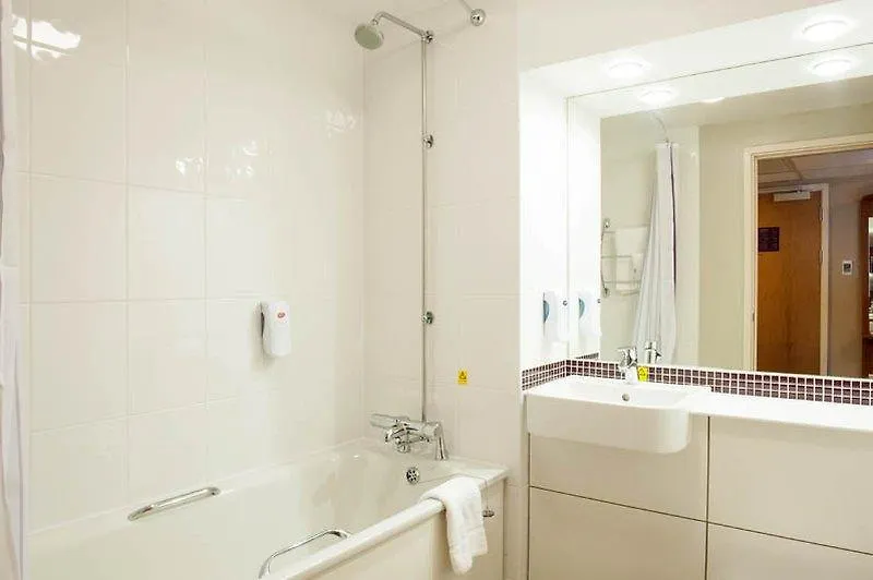 *** Отель Premier Inn London Bank Великобритания